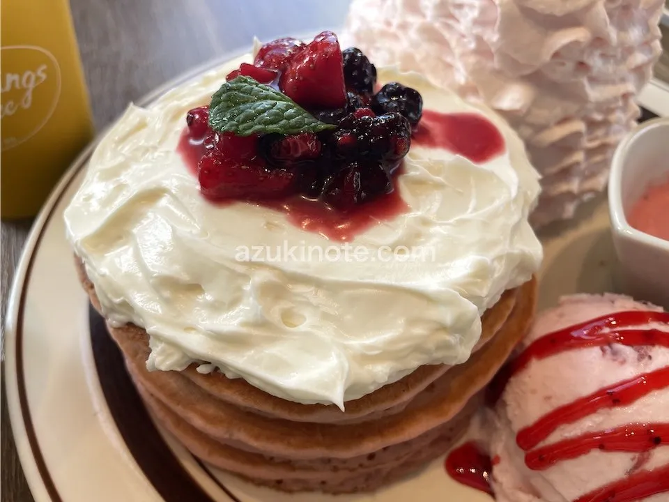 エッグスンシングス  イチゴパンケーキ チーズクリーム